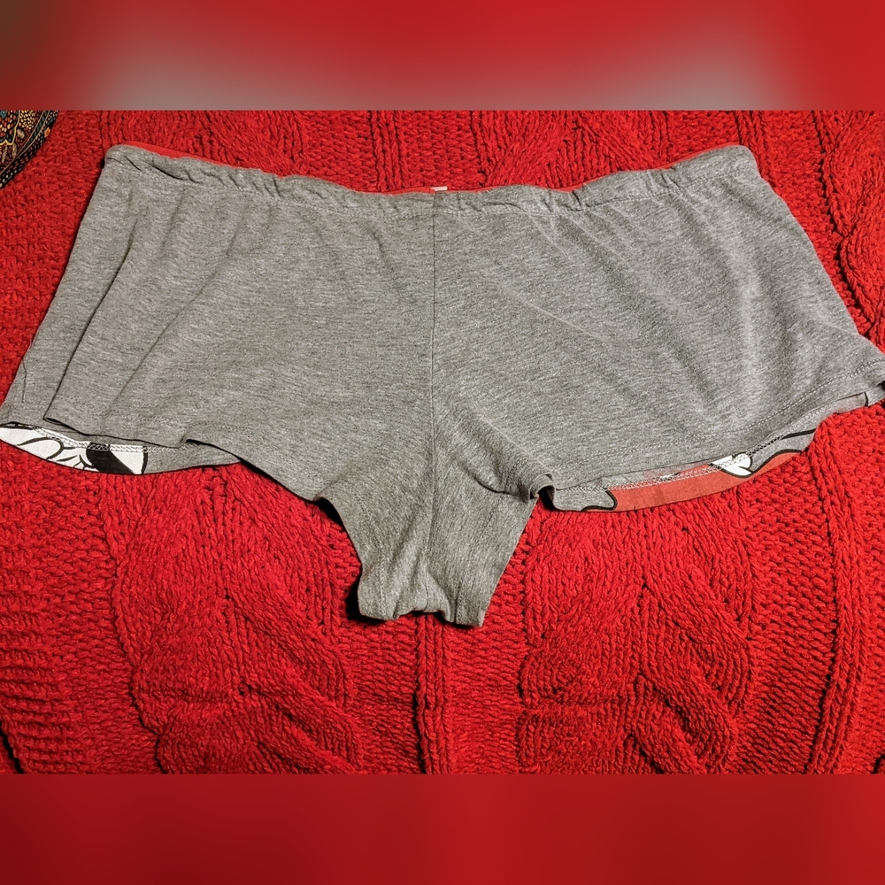 Vintage Disney Gray and Red Women's Sleepwear Shorts with Mickey and Minnie - Picture 4 of 6